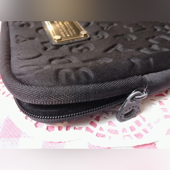 Marc Jacobs Padded Tablet Neoprene Case - Picture 7 of 16